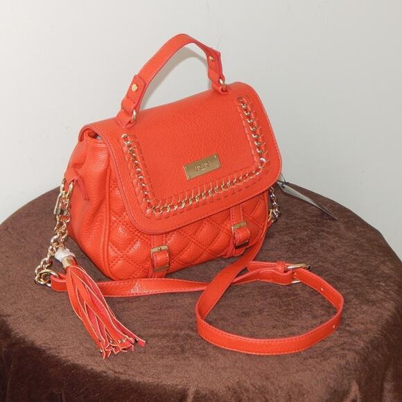 NWT BCBG PARIS Red Faux Leather Quilted Shoulder Bag Flap Chain Link Tassel - Picture 3 of 16